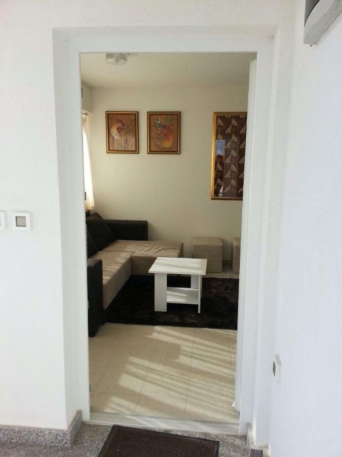 Kartini Apartment Nin Exterior photo