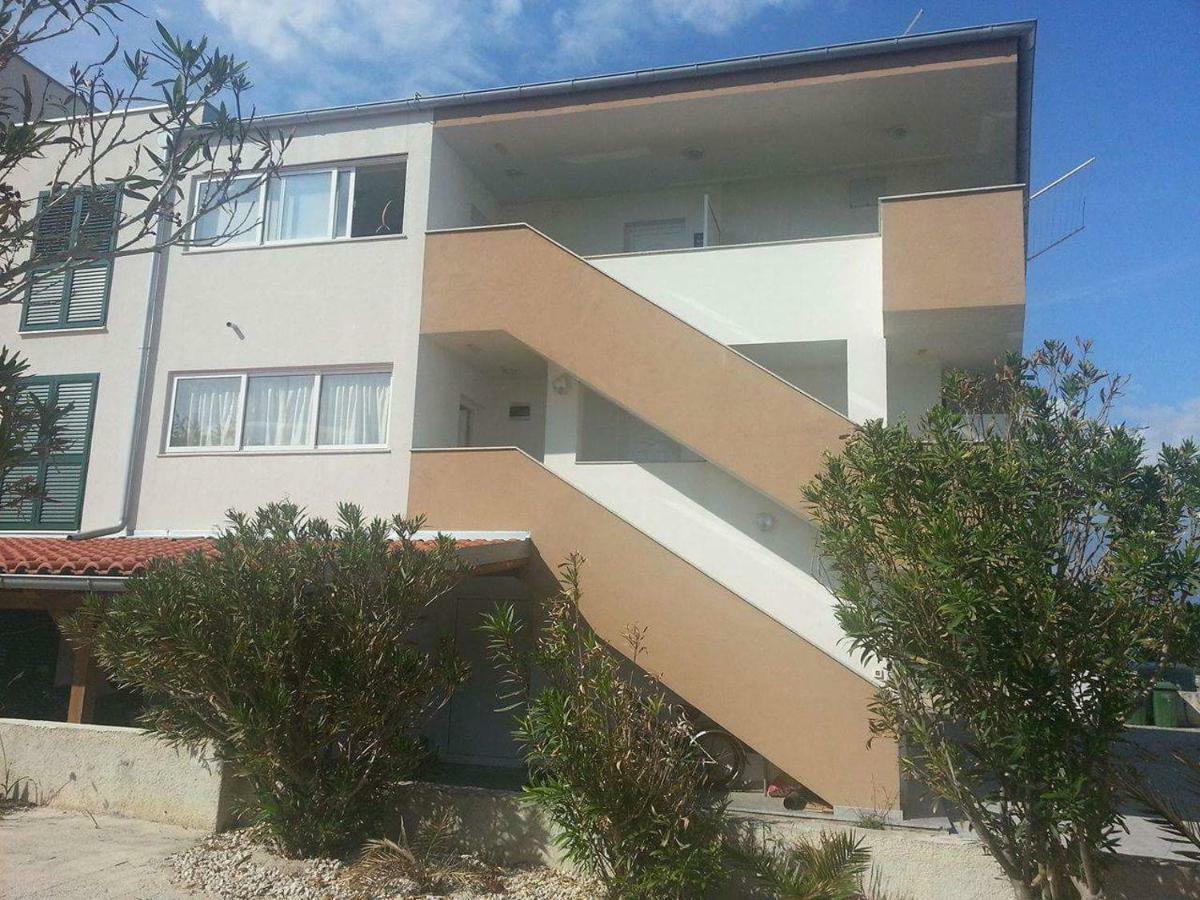 Kartini Apartment Nin Exterior photo